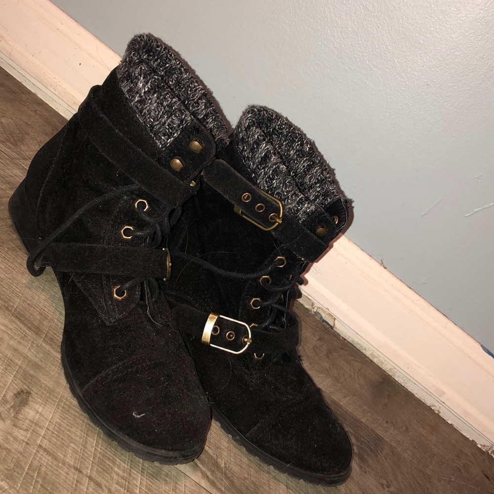 🔴Black Boots w/ Sweater Cuff